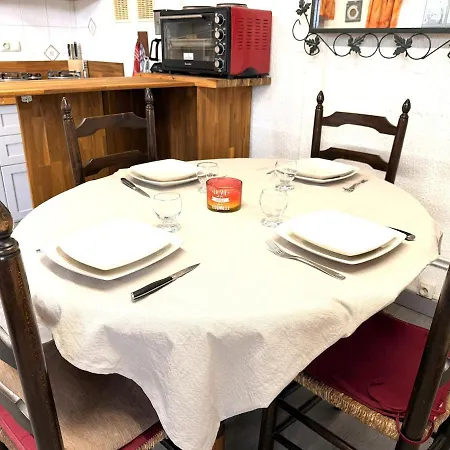 Maison De A 100 M De La - 4 Personnes Nyaraló *