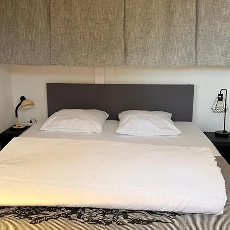 Maison De A 100 M De La - 4 Personnes Nyaraló *